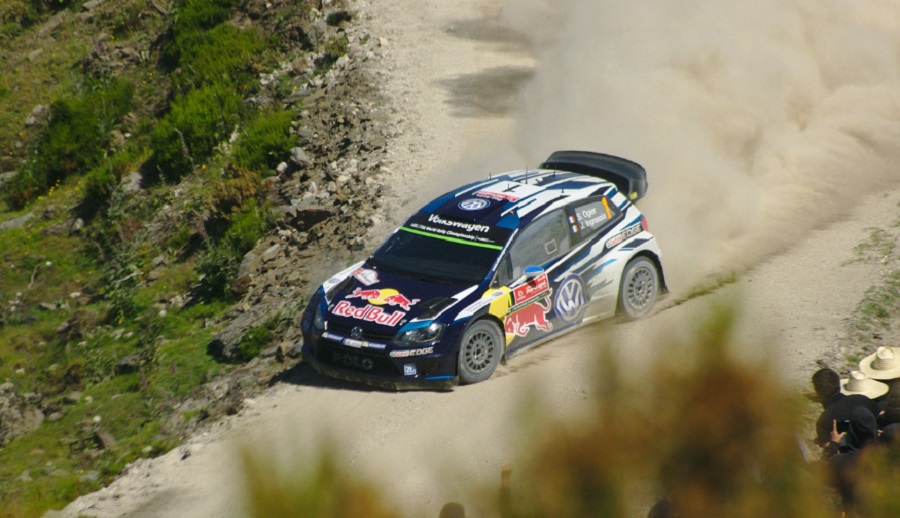 Nézők veszélyes helyen - mesterséges intelligencia-kameratechnológia kerül a rallyra