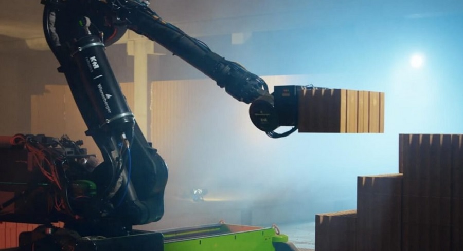 Teljes csapat munkáját átveheti: a robot kőműves Magyarországon is megjelent - Fotó: wienerberger.hu