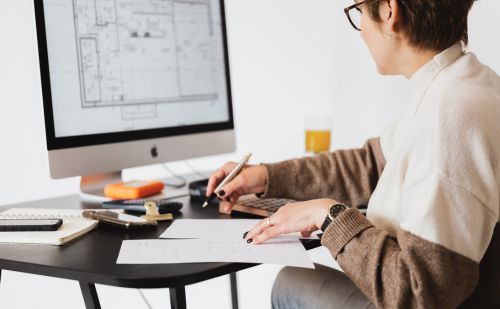 Több pénzt keresnek azok, akik tanulnak a generatív mesterséges intelligenciáról