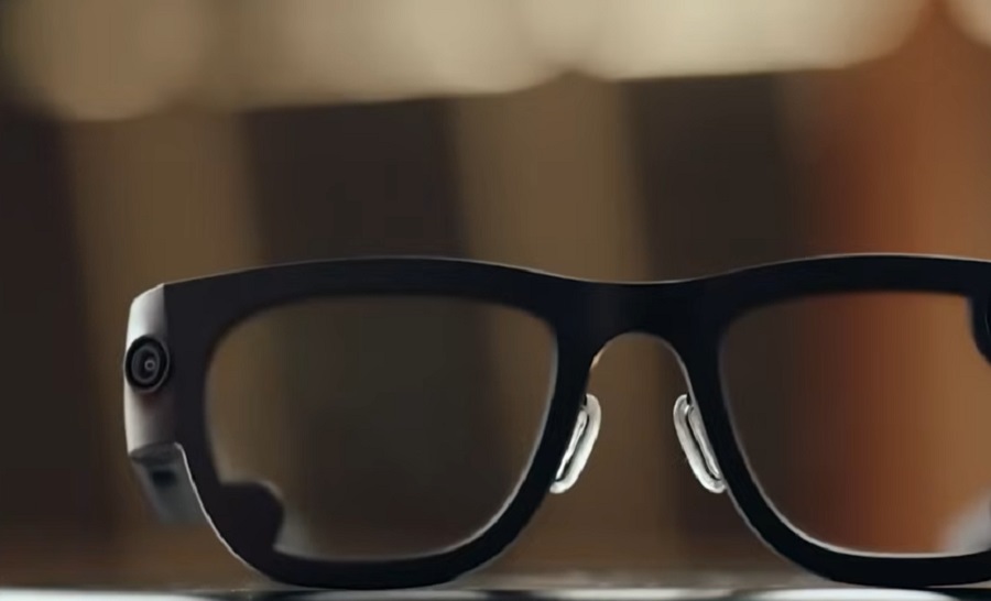 Az Apple n&eacute;gy k&uuml;l&ouml;nb&ouml;ző st&iacute;lus&uacute; okosszem&uuml;veggel rukkolna elő