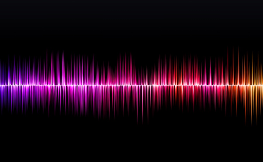 Mesters&eacute;ges intelligencia-hanggal v&aacute;dolt&aacute;k meg Liza Minnellit &ndash; visszav&aacute;gott