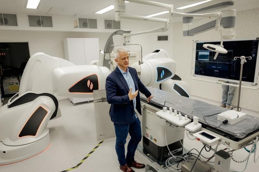 Robot seg&iacute;ti a sz&iacute;vritmuszavarok kezel&eacute;s&eacute;t - A j&ouml;vő technol&oacute;gi&aacute;ja Szegeden