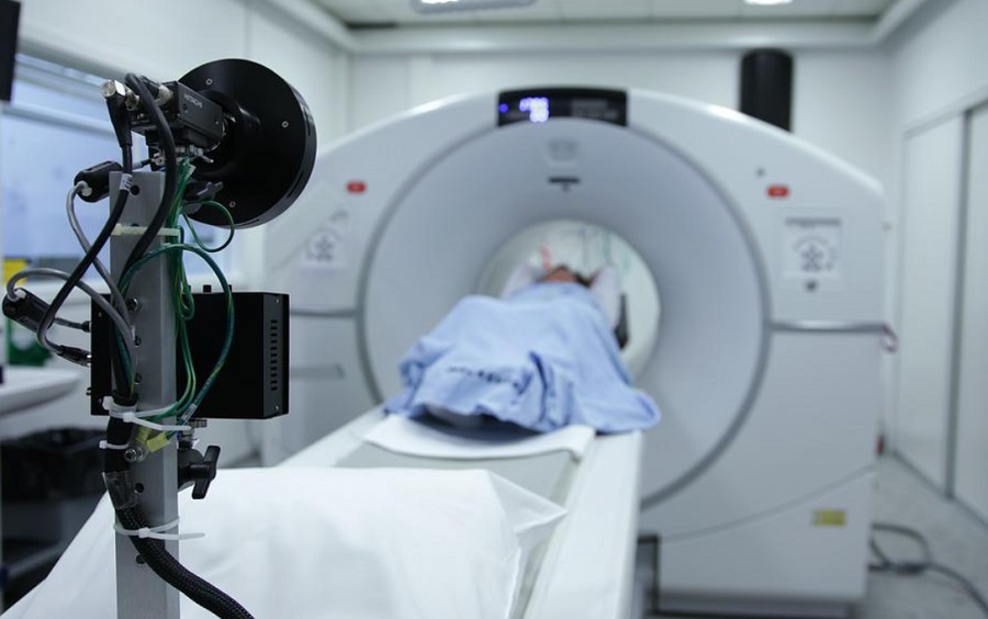Mesters&eacute;ges intelligencia-technol&oacute;gia szűri a r&aacute;kot angliai k&oacute;rh&aacute;zakban
