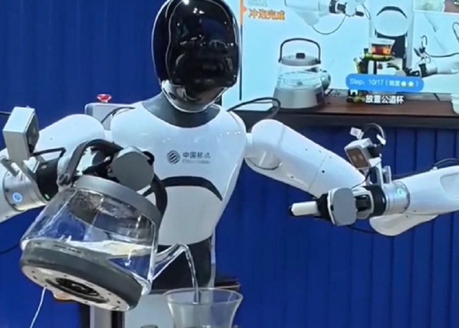 Fuzhouban számos robot mutatta be tudását a Digital China Summit rendezvényen