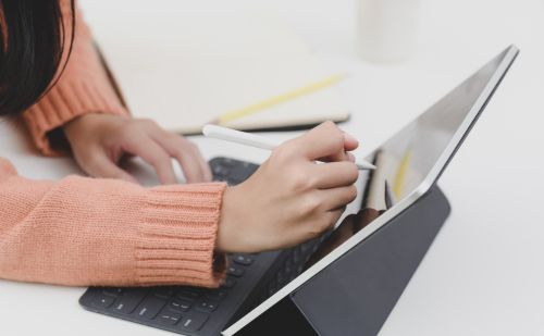 Megérkezett a kkv-k intelligens asszisztense, aki mindent megtervez helyettük?